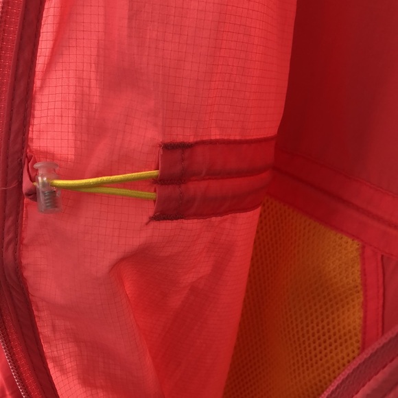 Helly Hansen lightweight running jacket coat coral yellow medium - Picture 3 of 5